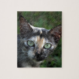 Graubraun-weiße Katze mit grünen Augen Puzzle