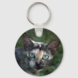 Graubraun-weiße Katze mit grünen Augen Schlüsselanhänger