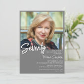 Graue 70. Geburtstagsfeier Foto Einladung (Stehend Vorderseite)