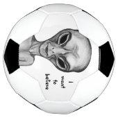 Graue Alien, ich wollte zu glauben Fußball (Gedreht)
