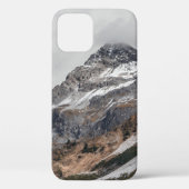GRAUE BERGE MIT SCHNEE UMGEBEN MIT TR Case-Mate iPhone HÜLLE (Rückseite)