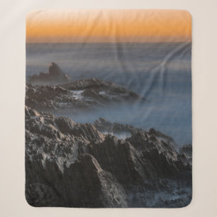GRAUE BERGE MIT WOLKEN SHERPADECKE