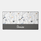 Graue Blaue Aquarell-Wildblumen-Monogramm-Name Schreibtischunterlage (Vorderseite)