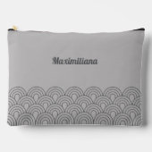 Graue Bögen Glam großer Accessory Pouch Zubehörtasche (Vorderseite)
