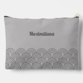 Graue Bögen Glam großer Accessory Pouch Zubehörtasche (Rückseite)