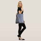 Graue digitale Tapete Tasche (Am Model)