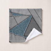 Graue Dreiecksausschnitte mit groben dunkelblauen  Badhandtuch Set (Waschlappen)