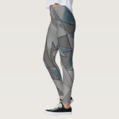 Graue Dreiecksausschnitte mit groben dunkelblauen  Leggings (Links)