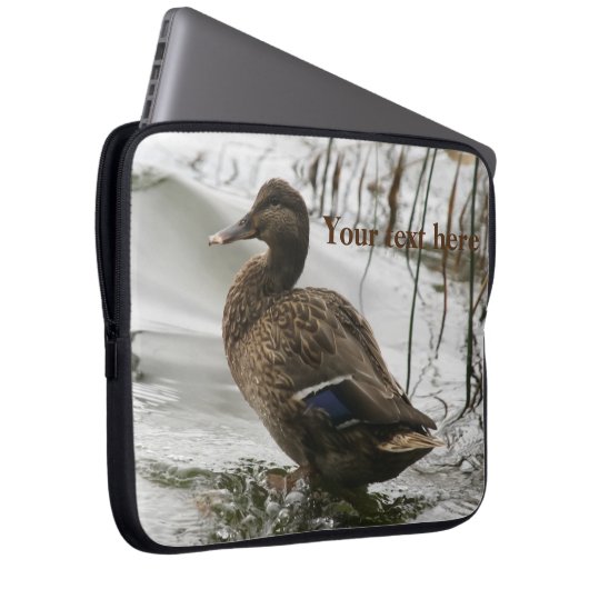 Graue Ente im Dunkeln des Sees Laptopschutzhülle (Vorne Rechts)