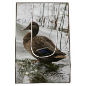 Graue Ente im Dunkeln des Sees Mittlere Geschenktüte (Rückseite)