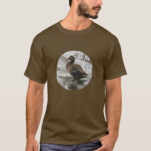 Graue Ente im Dunkeln des Sees T-Shirt (Vorderseite)