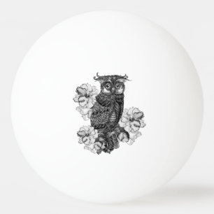 Graue Eule auf Ast Tischtennisball