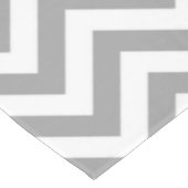 Graue g Zickzack Ananas Quatrefolie 3 Monogramm Tischdecke (Schrägansicht)