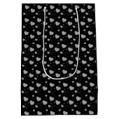 Graue glänzende Herzen niedlich romantisches Muste Mittlere Geschenktüte (Rückseite)