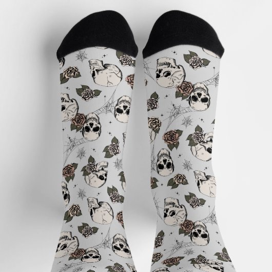 Graue Gothic-Skulls und -Rose Socken (Oben)