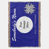 Graue/graue Kleeblatt-Vorlage von K Yoncich Decke (Vorderseite Vertikal)