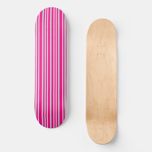 Graue, grüne Streifen auf Hübsch rosa Skateboard (Vorderseite)