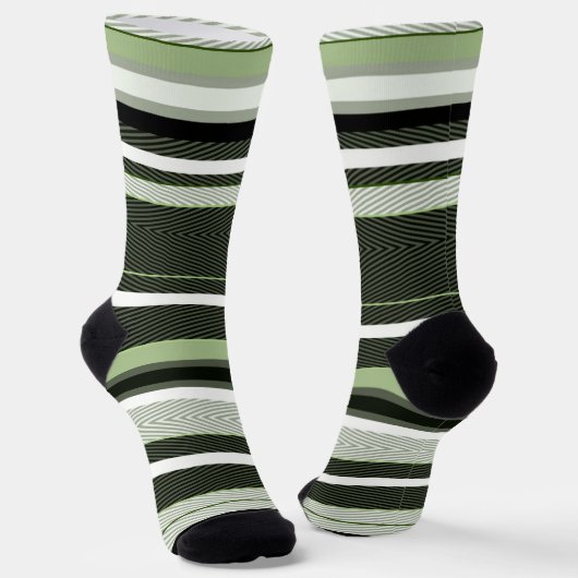 Graue, grüne, weiße Streifen. Socken (Gewinkelt)