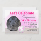 Graue Guinea Pig Girly Pink Fußball Ball Custom Einladung (Vorderseite)