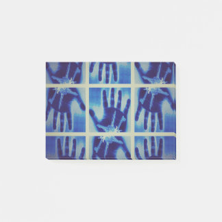graue Hand Post-it Klebezettel