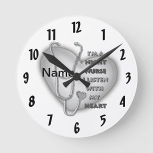 Graue Herz-Nachtkrankenschwester Runde Wanduhr