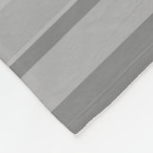 Graue horizontale Streifen Fleecedecke (Ecke)