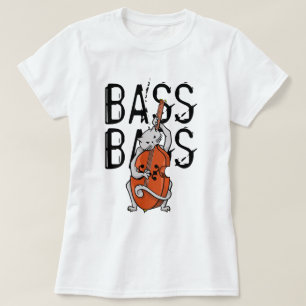 Graue Katze, die einen doppelten Bass oder einen a T-Shirt