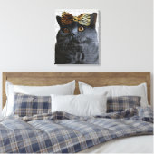 Graue Katze mit Leopard Bow Leinwanddruck (Insitu (Schlafzimmer))