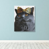 Graue Katze mit Leopard Bow Leinwanddruck (Insitu (Holzboden))