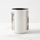 Graue Katze mit Top Hat Tasse (Zentrum)