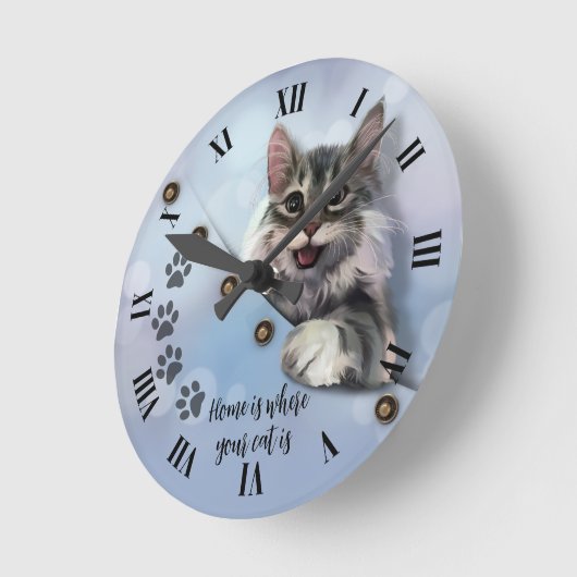 Graue Katze pinkelt aus der Tasche Runde Wanduhr (Winkel)