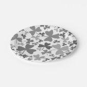 Graue Kleeblätter Pappteller (Schrägansicht)