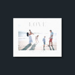 Graue Liebe Memory Event Foto Canvas Print Leinwanddruck<br><div class="desc">Eine weiche,  graue Nachricht von Liebe überträgt Ihr Lieblings-Foto mit einem angepassten Text darunter,  um einem besonderen Familienmoment wie einer Hochzeit,  Verlobung,  Wiedersehen und mehr zu gedenken. Laden Sie ein großes,  hochauflösendes Bild hoch,  um eine eigene,  einmalige Wandkunst zu kreieren und die Erinnerung an diesen besonderen Augenblick lebendig behalten.</div>