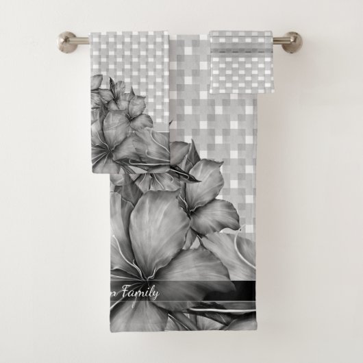 Graue Lilien-Karo-Streifen Badhandtuch Set (Insitu)