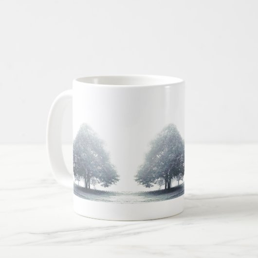 Graue Limone Bäume in Fog, Wales Kaffeetasse (Vorderseite Links)