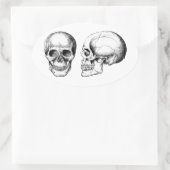 Graue menschliche Schädel an der Seite Ovaler Aufkleber (Tasche)