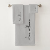Graue Minimalistische Skriptsignatur Monogram Badhandtuch Set (Insitu)