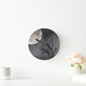 Graue Nacht und Krähen Runde Wanduhr (Zuhause)