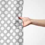 Graue Polka Dots, Polka Dot Pattern, Dots, Dotter Schal<br><div class="desc">Niedliches,  lustiges und bezauberndes Polka Punktmuster in Grautönen und Weiß. Modernes und trendiges Geschenk,  perfekt für die polka dots Liebhaber in Ihrem Leben.</div>