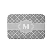 Graue Quatrefoil Zickzack Monogramm-Badematte Badematte (Vorderseite)