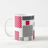 Graue rote Punkte-Patchwork auf weißem Hintergrund Kaffeetasse (Links)
