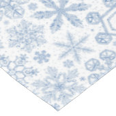 Graue Schneeflocken auf weißem Grund Tischdecke (Schrägansicht)