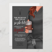 Graue Scrubs Nursing School Abschluss Einladung (Vorne/Hinten)