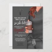 Graue Scrubs Nursing School Abschluss Einladung (Vorderseite)