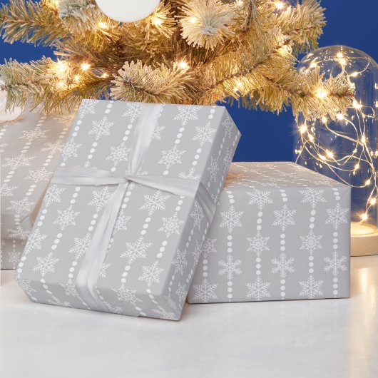 Graue Silber & Weiße Weihnachtsschneeflocken Muste Geschenkpapier (Feiertage)
