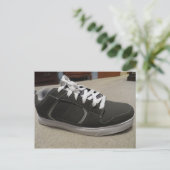 Graue Skateboardschuh Postkarte (Stehend Vorderseite)