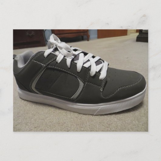 Graue Skateboardschuh Postkarte (Vorderseite)