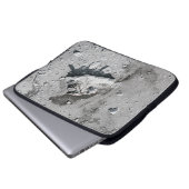 Graue Steine auf grauem Schmutz Laptopschutzhülle (Vorne Knopf)