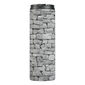 Graue Steinmauer, abstrakter Hintergrund. Thermosbecher (Rückseite)