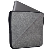 graue Stoffstruktur mit abstrakten Zeichnungen und Laptopschutzhülle (Vorne Rechts)